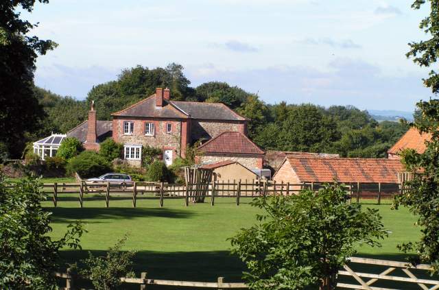 Farming UK | Blounts Court Farm - Wiltshire | Farm Rentals - B&B