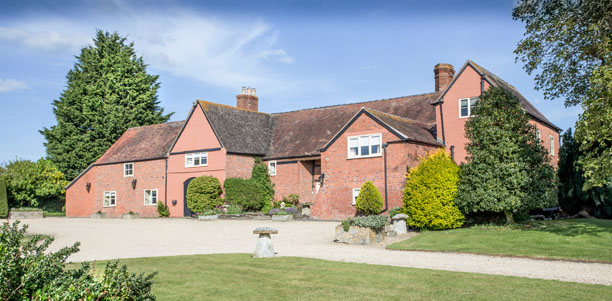 Farming UK | Brawn Farm - Gloucestershire | Farm Rentals - B&B