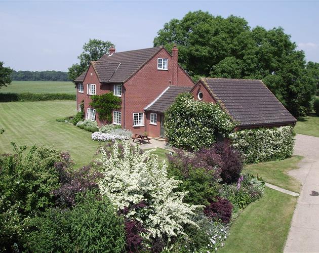 Farming UK | Greenfield Farm - Lincolnshire | Farm Rentals - B&B