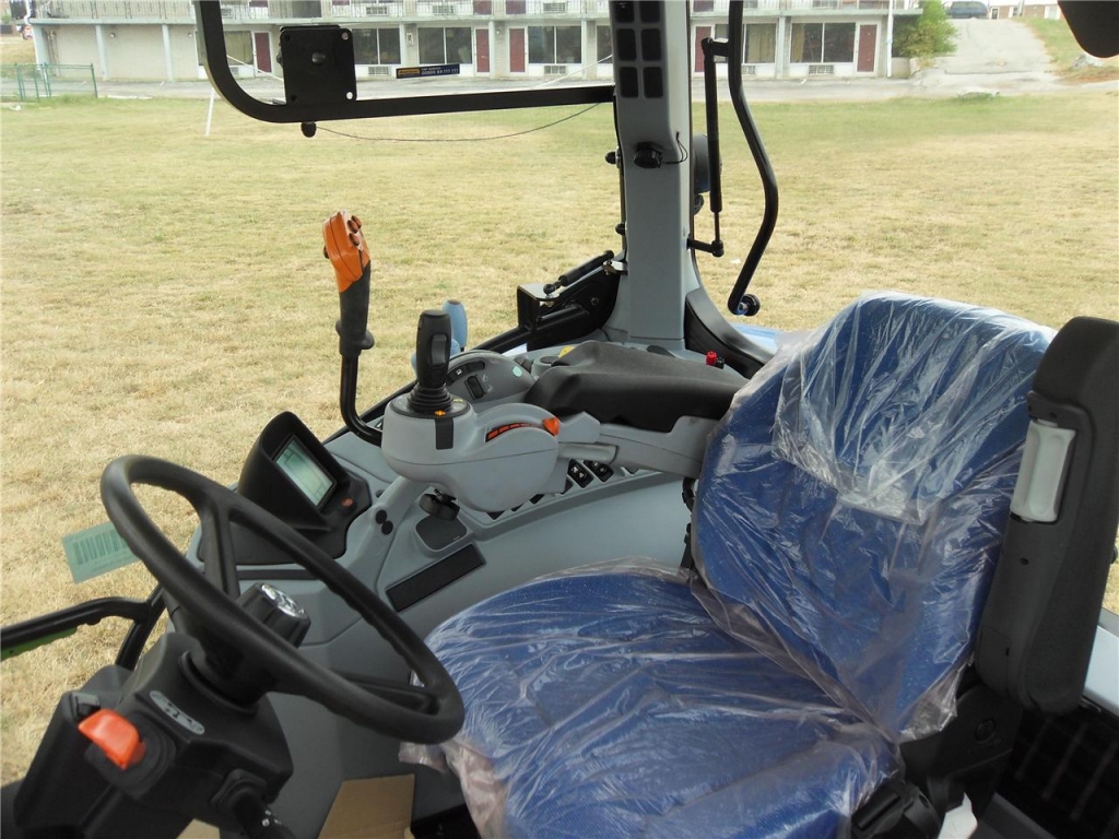 New Holland Series T7. Auto Command-T7.170 from Farming UK