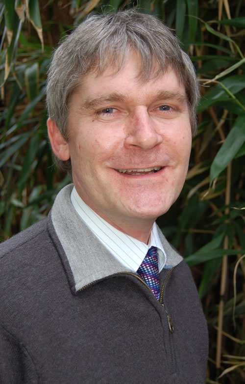 Dr Simon Oxley