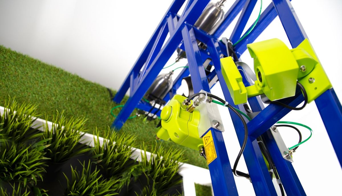 A camera mounted on a tractor’s spray boom looks ahead at the crop and uses shape, size and colour to identify targets