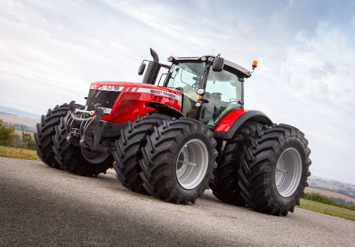 MF 8700 series - five models in the range, spanning 300-400hp