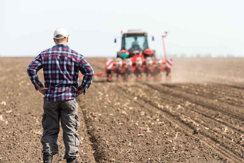 Those in the agriculture industry are active for 4.5 hours per day