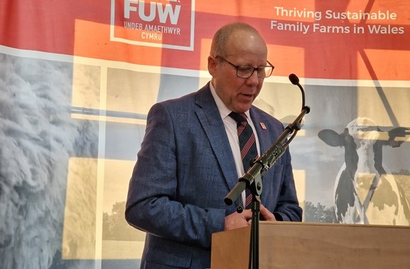 FUW President Ian Rickman said the move by the Scottish government 'underlines the naivety' of Wales's plans