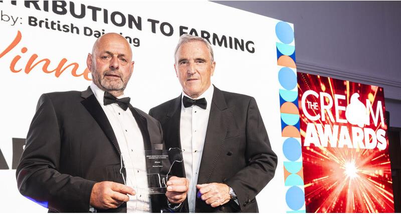 The judge awarded Michael Oakes (L) for outstanding contribution to farming (Photo: NFU)