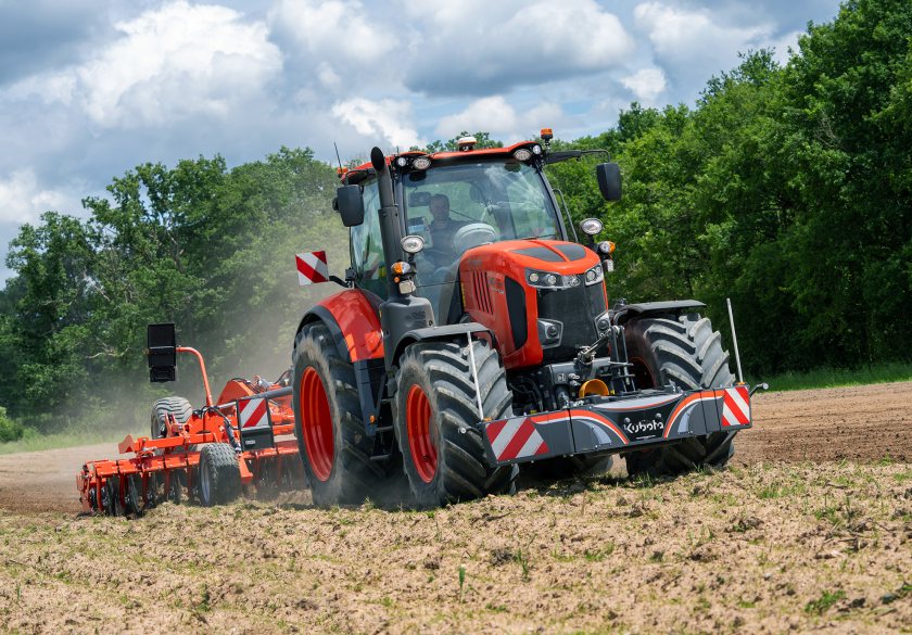  Kubota is celebrating 10 years of the M7 series with the launch of the new M7004 tractor