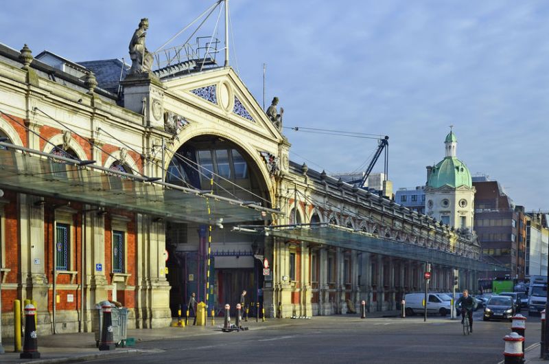 Market traders at Smithfield will have help in finding alternative premises